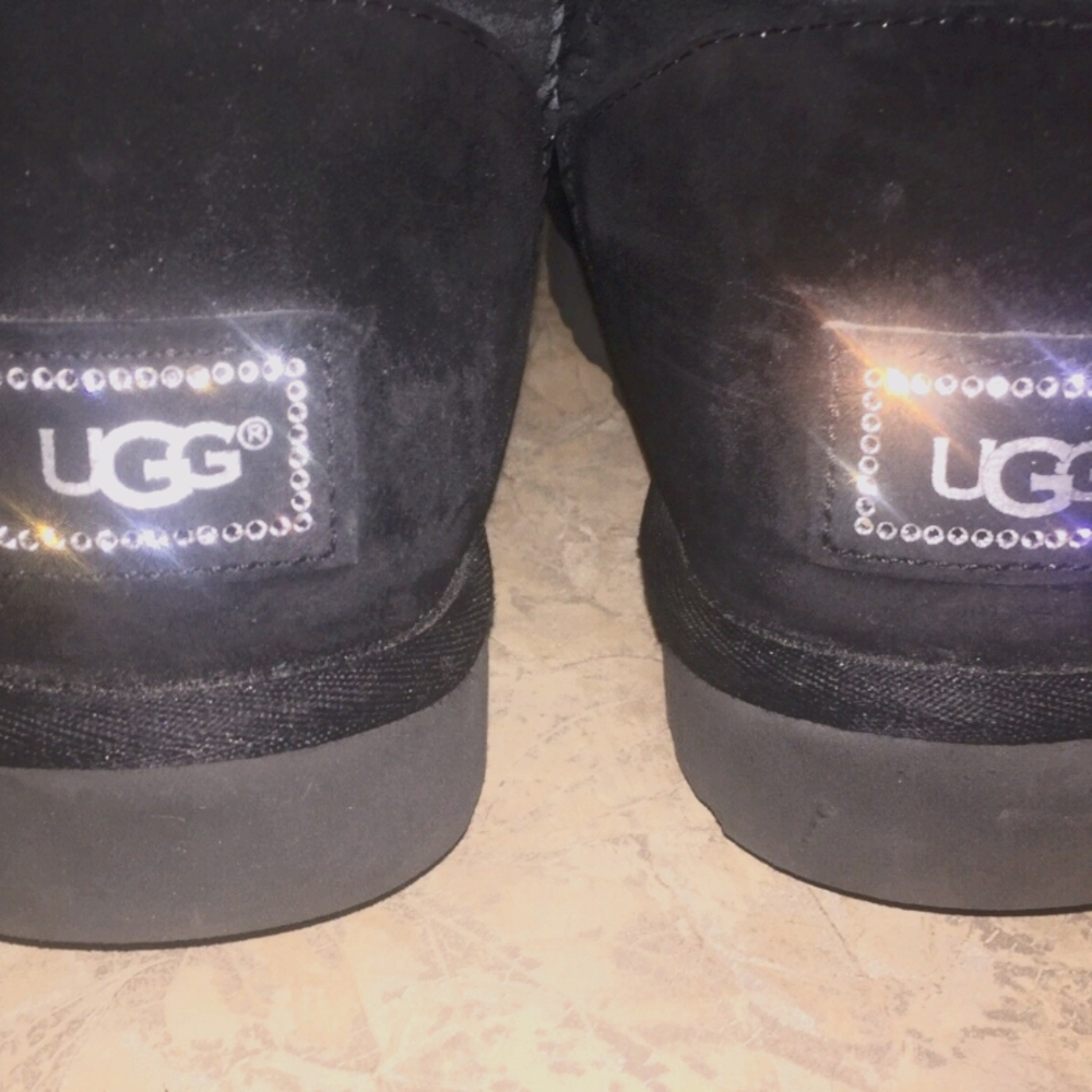 Rare UGGS short jewel button swaroski crystal